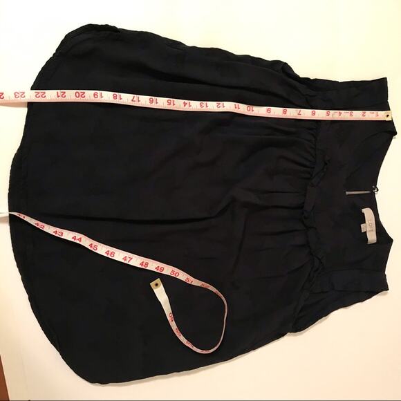 Loft Sleeveless Blouse w/blue on blue floral print - Picture 10 of 10